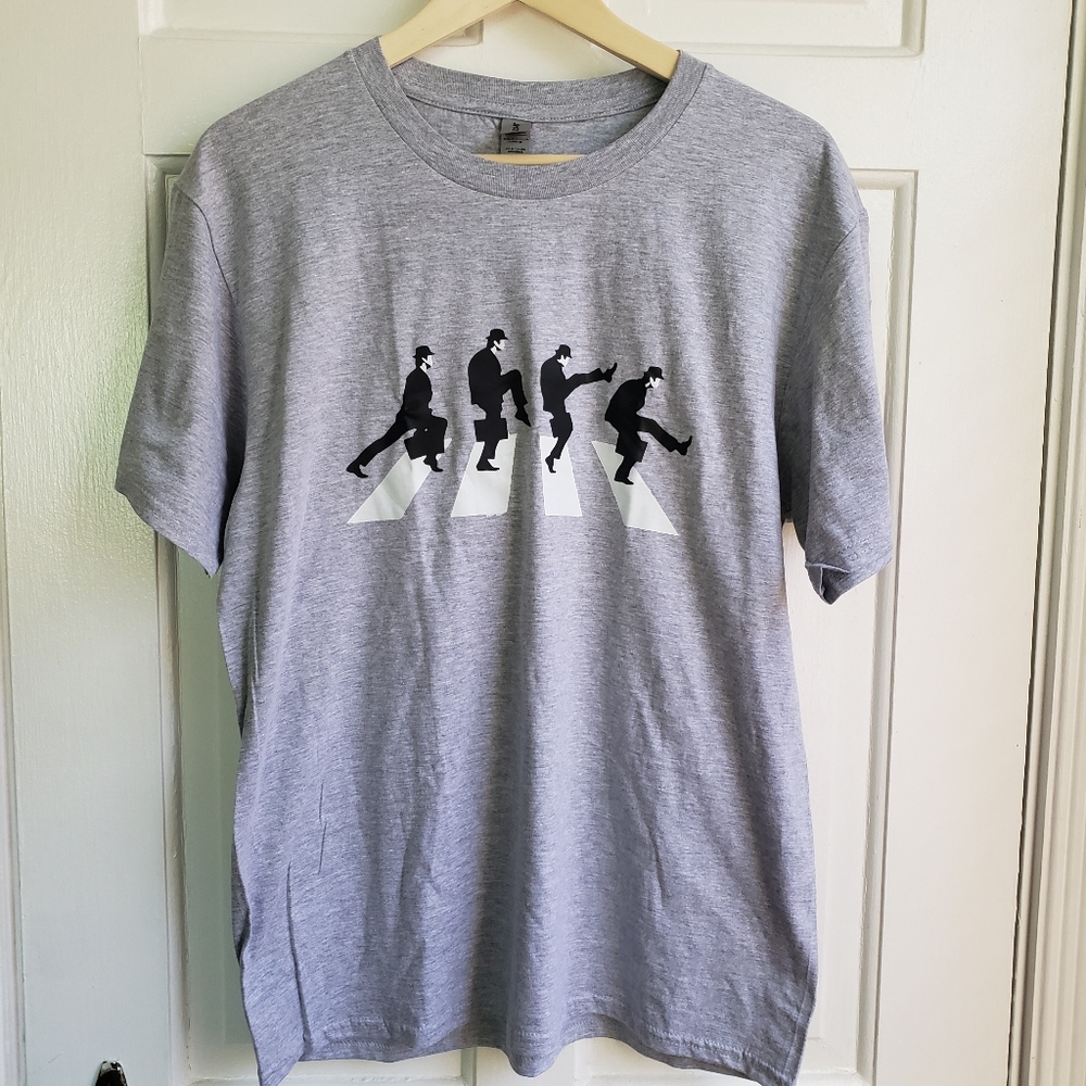 Abbey Walks T-shirt Beatles Abbey Road inspired design Size L